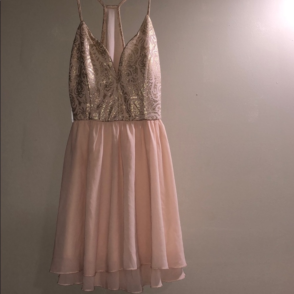 Beautiful women’s size small A’gaci dress.